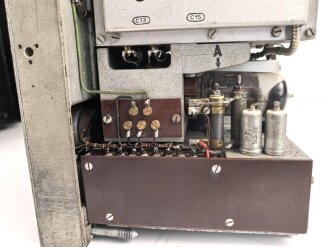 15 Watt Sender Empfänger  a " 15 W.S.E.a" datiert 1941. Frontplatte Originallack, Gehäuse samt Deckel überlackiert