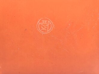 Butterdose Wehrmacht aus oranger Preßmasse. Guter Zustand