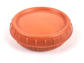 Butterdose Wehrmacht aus oranger Preßmasse. Guter Zustand