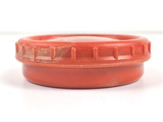 Butterdose Wehrmacht aus oranger Preßmasse. Ungereinigtes Stück