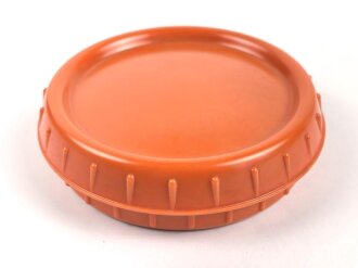 Butterdose Wehrmacht aus oranger Preßmasse. Ungebraucht, mit Glaseinsatz