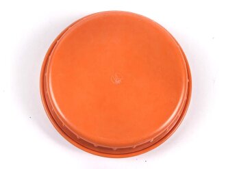 Butterdose Wehrmacht aus oranger Preßmasse. Ungebraucht, mit Glaseinsatz