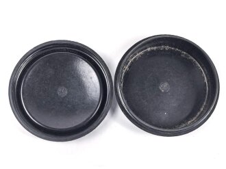 Butterdose Wehrmacht aus schwarzer Preßmasse. Ungereinigtes Stück