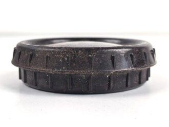 Butterdose Wehrmacht aus brauner Preßmasse. Ungereinigtes Stück