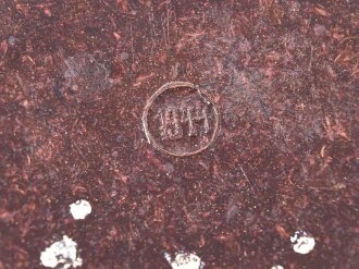 Butterdose Wehrmacht aus brauner Preßmasse. Ungereinigtes Stück