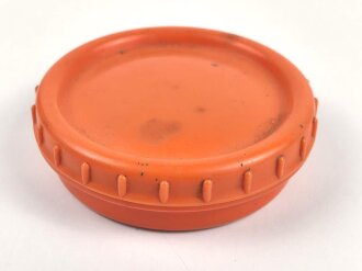 Butterdose Wehrmacht aus oranger Preßmasse. Ungereinigtes Stück
