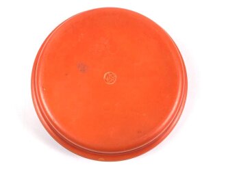 Butterdose Wehrmacht aus oranger Preßmasse. Ungereinigtes Stück