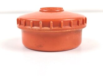 Salzdose Wehrmacht aus oranger Preßmasse. Gebraucht, datiert 1942