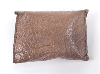 Allgemeine Schutz Brille Wehrmacht in Kunstlederhülle, ungetragenes Stück mit dunklen Ultrasin Gläsern. Hinweiszette mit Druckvermerk von 1942. Ungereinigt