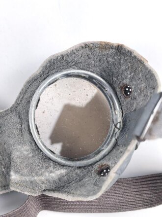 Allgemeine Schutz Brille Wehrmacht in Kunstlederhülle, ungetragenes Stück mit dunklen Ultrasin Gläsern