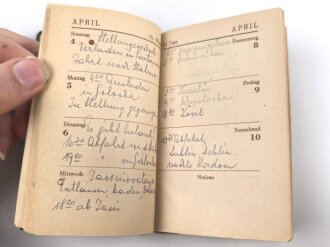 "Merkbuch für 1943" von einem Soldaten mit einigen Eintragungen, unter DIN A6