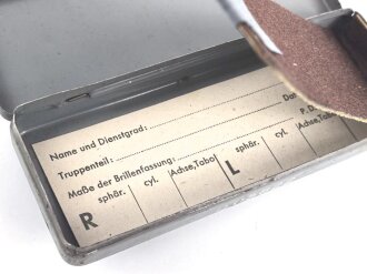 Dienst Brille Wehrmacht, nicht ausgegebenes Set aus altem Fabrikbestand