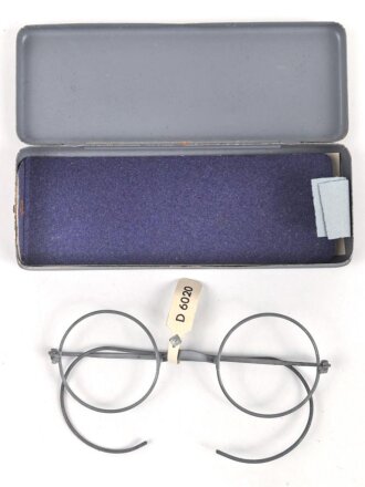 Dienst Brille Wehrmacht, nicht ausgegebenes Set aus altem Fabrikbestand