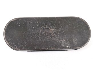 Leeres Blechetui für eine " Pirulabrille"