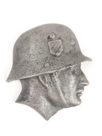Halbrelief " Soldat mit Stahlhelm" aus Zink, Gesamthöhe 7cm