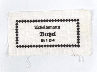 Reichsarbeitsdienst, Wäscheetikett für einen Arbeitsmann, ca. 3,5 x 6,5 cm, Textil