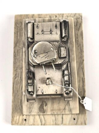 Panzerkampfwagen I, Spritzgußmodell versilbert, auf Marmorsockel, dieser 11 x 17cm