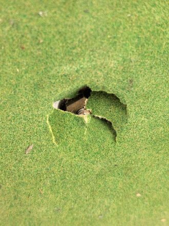 Panzerkampfwagen I, Spritzgußmodell versilbert, auf Marmorsockel, dieser 11 x 17cm