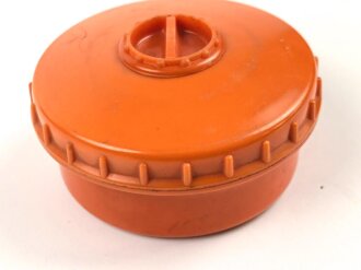 Salzdose Wehrmacht aus oranger Preßmasse. Gebraucht