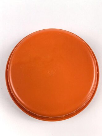 Butterdose Wehrmacht aus oranger Preßmasse. Ungebraucht, mit Glaseinsatz