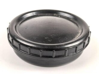 Butterdose Wehrmacht aus schwarzer Preßmasse, datiert 1944. Guter Zustand