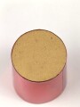 Kerzenhalter aus rotem Chelluloid ? Durchmesser oben etwa 6,5cm, schwarzes Hakenkreuz auf weissem Grund.