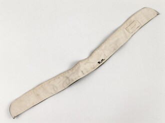 Kragenbinde für eine Feldbluse des Heeres, Gemessen vom jeweils äusseren Ende Knopfloch 45cm