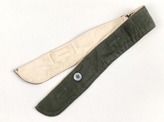 Kragenbinde für eine Feldbluse des Heeres, Gemessen vom jeweils äusseren Ende Knopfloch 45cm