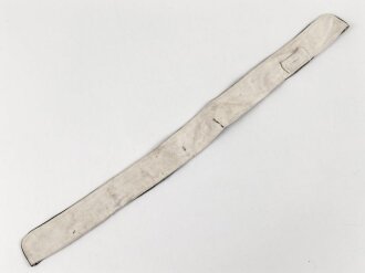Kragenbinde für eine Feldbluse des Heeres, Gemessen vom jeweils äusseren Ende Knopfloch 46cm