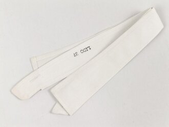 Kragen für das weisse Hemd der Offiziere, in der Originalen " Lido" Umverpackung. Gemessen vom jeweils äusseren Ende Knopfloch 37cm