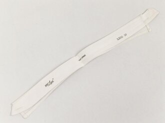 Kragen für das weisse Hemd der Offiziere, in der Originalen " Lido" Umverpackung. Gemessen vom jeweils äusseren Ende Knopfloch 37cm