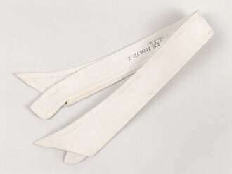 Kragen für das weisse Hemd der Offiziere, gemessen...