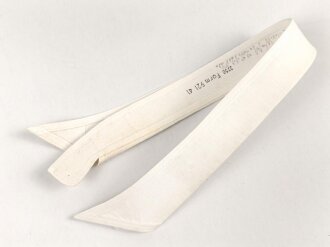 Kragen für das weisse Hemd der Offiziere, gemessen...