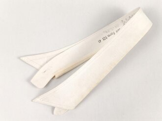 Kragen für das weisse Hemd der Offiziere, gemessen...