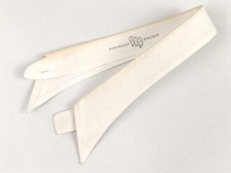 Kragen für das weisse Hemd der Offiziere, gemessen...