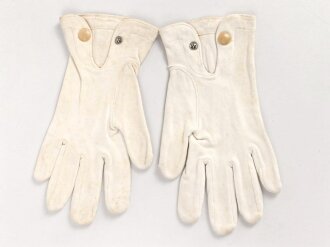 Paar weisse Handschuhe für Offiziere aus Stoff, gebraucht, ungereinigt