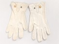 Paar weisse Handschuhe für Offiziere aus Stoff, gebraucht, ungereinigt