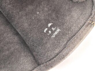 Paar  Handschuhe für Offiziere aus grauem Nappaleder, datiert 1942