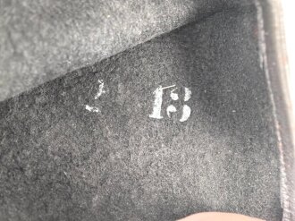 Paar  Handschuhe für Offiziere aus grauem Nappaleder, datiert 1942