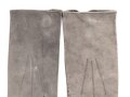 Paar  Handschuhe für Offiziere aus grauem Nappaleder, datiert 1942