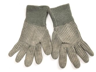 Paar Strickhandschuhe Wehrmacht mit drei Grössenstreifen. Leicht gebraucht, gut