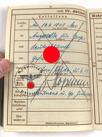 Wehrpaß Heer, eingestellt am 2.11.37 bei Maschinengewehr Btl. 10 Pirmasens.