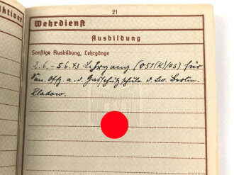 Wehrpaß Heer, eingestellt am  15.3.37 bei Sanitätsstaffel Detmold.