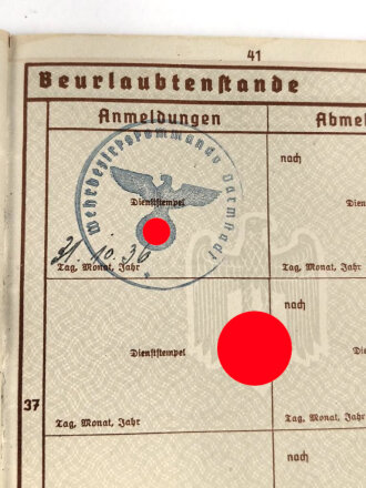 Wehrpaß Heer, eingestellt am  15.3.37 bei Sanitätsstaffel Detmold.