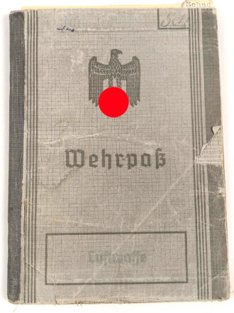 Wehrpaß Heer, eingestellt am  15.3.37 bei...