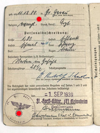Wehrpaß Heer, eingestellt am  15.3.37 bei Sanitätsstaffel Detmold.