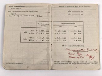 Wehrpaß Heer, eingestellt am  15.3.37 bei Sanitätsstaffel Detmold.