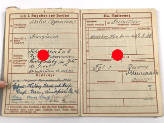 Wehrpaß Heer, eingestellt am  15.3.37 bei Sanitätsstaffel Detmold.