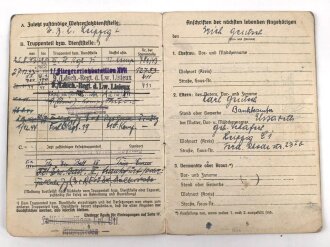 Soldbuch Luftwaffe , ausgestellt am 2.10.1943 bei Luftgau Paris.