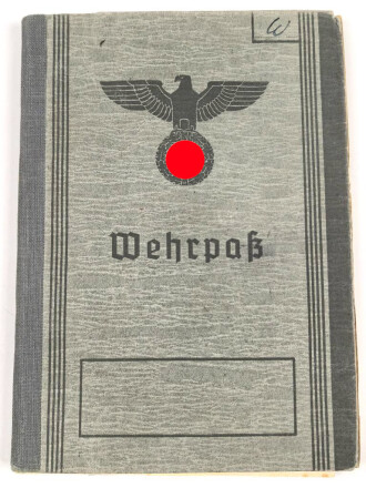 Wehrpaß Heer, eingestellt am 3.10.41 bei Nebel Ersatz Abteilung 4 Bremen.
